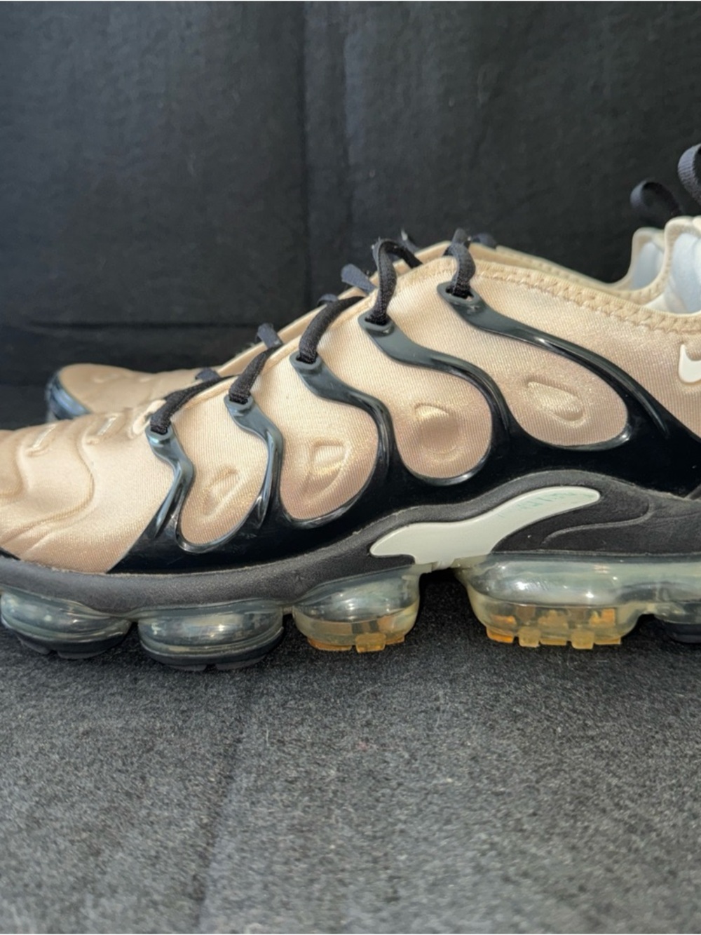 Nike Air VaporMax Plus Tan Black Sneakers Mens Size 10.5 - Picture 7 of 11